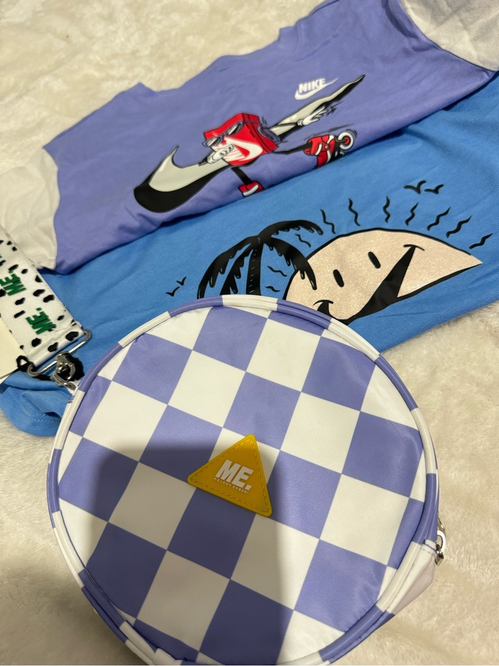 Nike 4tT Kids girls T shirt & small round Checkerboard bag bundle